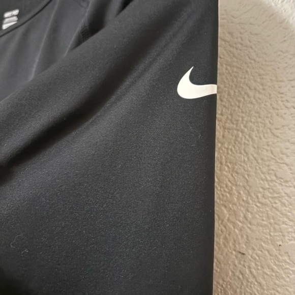 Woman’s Nike Pro Thermal Dri-FIT Long Sleeve Crew Top with Thumbholes. Size L - Picture 3 of 13